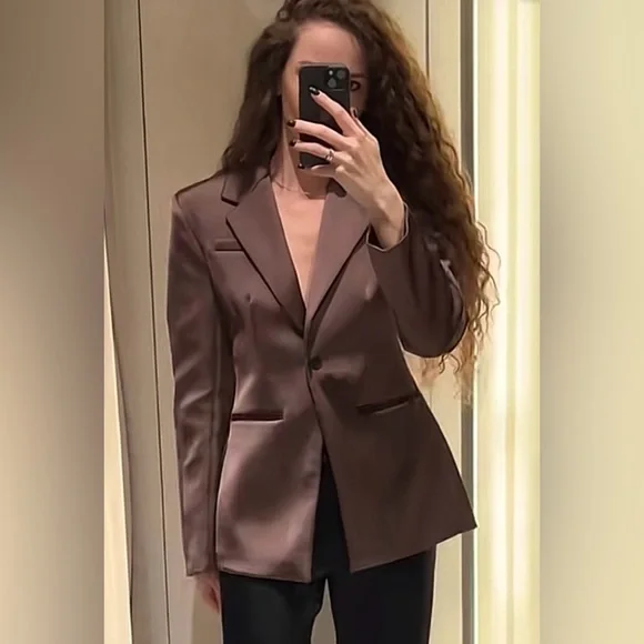 NWT ZARA VIRAL SATIN EFFECT BLAZER XS and L
🚨 My prices are firm, no discount - Picture 5 of 17
